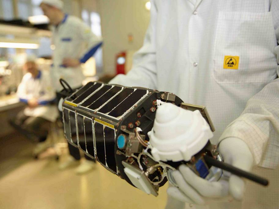 Орбитальная нано-платформа ТНС-0 продолжит испытания